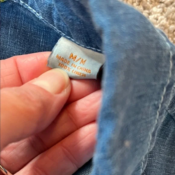 Tommy Bahama Men's Casual Blue Button Down Shirt - Picture 3 of 6